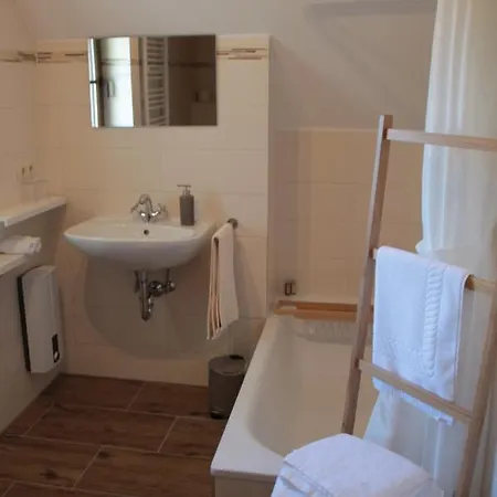 Gaestezimmer Gier Bed and Breakfast 3*
