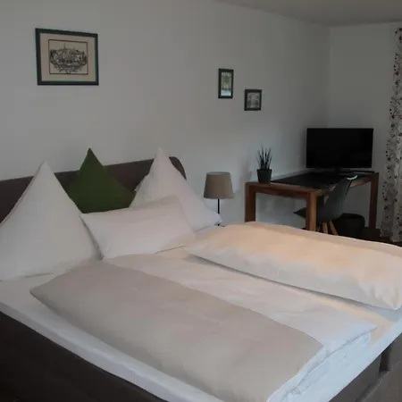 Gaestezimmer Gier Panzió