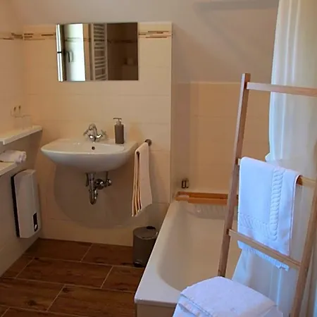 Gaestezimmer Gier Bed and Breakfast 3*
